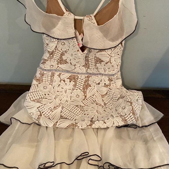 NEW WITH TAGS LACE CREAM AND BLACK DRESS - Picture 3 of 11